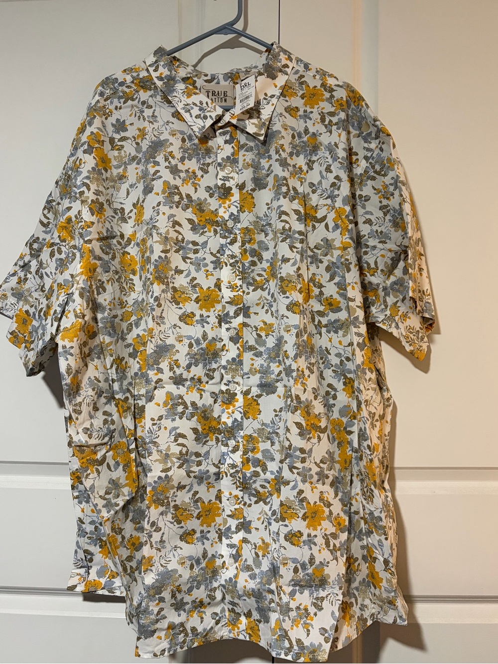 Men's 5XL NWT Short Sleeve Floral Button-Up Shirt - White & Yellow